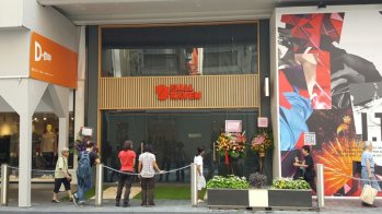 Athleisure- und Outdoor-Bekleidung namhafter Hersteller gilt bei jungen Chinesen als Statussymbol. Fjällräven versucht daher, bei den Kunden mit seiner langen Tradition zu punkten.