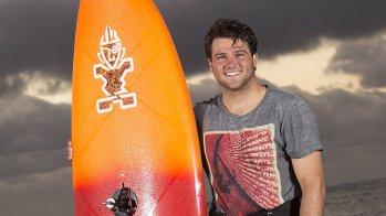German wind surf world champion Philip Köster is one of the athletes greatly supported by Red Bull. But he has several irons in the fire: Volkswagen, food brand Followfish, Dakine and his equippers also have contracts with Köster.