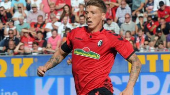 Schwarzwaldmilch ist noch bis 2019 Brustsponsor des SC Freiburg. Mit 2,7 Millionen Euro im Jahr kassieren die Breisgauer am wenigsten aller Bundesligisten. Einen Ärmelsponsor hat Freiburg noch nicht.
