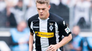 Borussia Mönchengladbach wird weiter von Hauptsponsor Postbank unterstützt. Je nach Erfolg des Klubs erhält Gladbach dafür 6,5 Millionen Euro bis 9 Millionen Euro jährlich. Neben Bremen ist H-Hotels auch bei den Gladbachern Ärmelsponsor für 2 Millionen Euro.