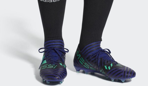 Quelle: Adidas In Adidas-Nemeziz-Schuhen kicken die Offensivkünstler Julian Draxler und Timo Werner. (299,95 Euro)