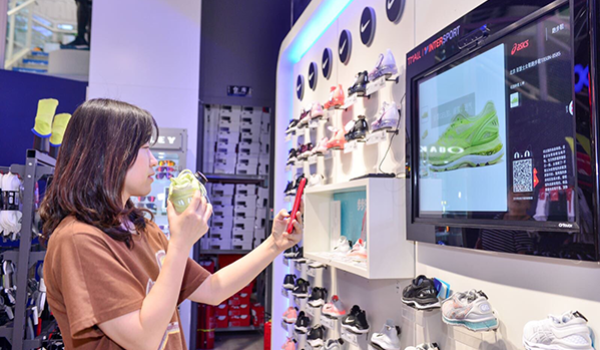 In Beijing, Intersport and Tmall are testing the store of the future with numerous digital features. 