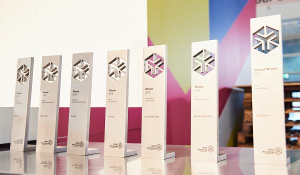 The ISPO Brandnew trophies.