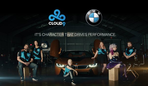 BMW begann sein eSports-Engagement als Sponsor eines Turniers, ist im März 2019 allerdings erstmals einen Sponsorenvertrag mit einem einzelnen Team eingegangen. Seitdem ist BMW offizieller „Automobil-Sponsor“ des Teams Cloud9. Im Rahmen der Zusammenarbeit ist das Team unter anderem an Werbeclips für BMW beteiligt. Übrigens ist BMW nicht der einzige namhafte Sponsor von Cloud9: Auch das US-Telekommunikationsunternehmen AT&T ist Partner des Teams.