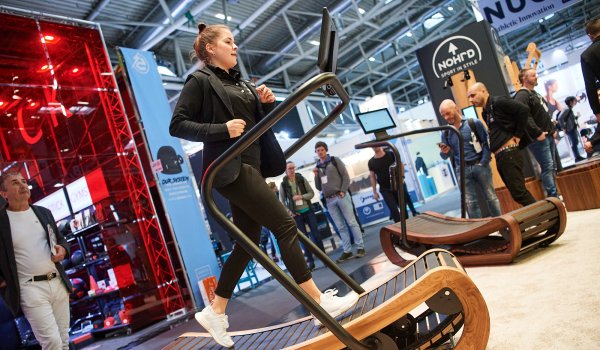 Fitnessgeräte aus Holz von Nohrd auf der ISPO Munich 2020