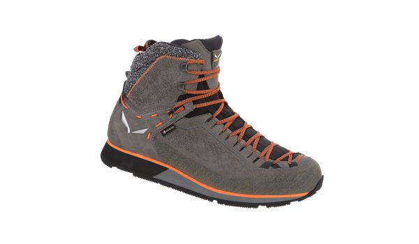The Salewa Mountain Trainer 2 Winter GTX is the perfect companion for adventures in the snow