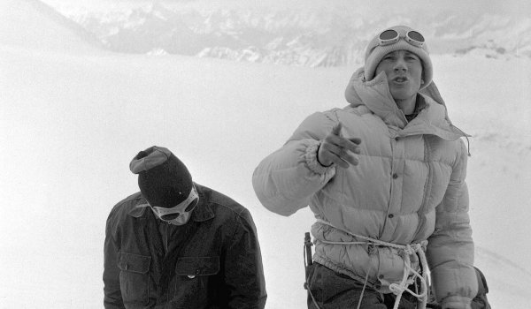 The Italian Walter Bonatti (1930-2011) was only 19 years old when he ascended the most difficult walls in the alps. In addition, he was part of an expedition in 1954, which mastered the first ascend of the K2. The Petit Dru's south-west pillar was named "Bonattipillar" after Bonatti's 6 days-long solo run in 1955. In 1961 he was part of the Mont-Blanc-Expedition, from which 4 alpinists did not return, known as the Freney-Tragedy. Bonatti ended his career as a extreme alpinists in the same year.