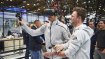 Aber auch Stars aus dem Profisport und der Unterhaltungsbranche schauen sich die Zukunft des Business an: Manuel Neuer, deutscher Fußball-Nationaltorwart und Spieler des FC Bayern München, taucht ebenso in die virtuelle Realität ein wie …