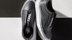 Luxus-Designer Karl Lagerfeld ging mit dem Skater-Label Vans eine Kollaboration ein, die den hippen Vans-Look mit Pariser Chic verbunden hat. Im Sommer 2017 erschien eine Kollektion von sechs gemeinsamen Sneakermodellen.