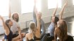 Laughing yoga puts emphasis on correct breathing, which is put to the test by special exercises with challenges. 