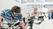 Besucher testet die Virtual Reality Brille