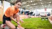 La coureuse de trail Kimi Schreiber fait ses lacets