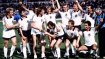 Bei der 6. Fußball-EM 1980 in Rom gewann das deutsche Team zum zweiten Mal die Europameisterschaft. Besonders auffällig der extrabreite schwarze Kragen