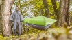 Hängematte und Wurfzelt in einem Konzept vereint: Das ist flying tent.