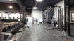 Auch wer ein klassisches Fitnessstudio besucht, kann effektiv und zeitgemäß trainieren.