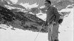 Der Trauerzug auf Tenzing Norgays Beerdigung 1986 war über einen Kilometer lang. Kein Wunder: In Tibet war Norgay ein Volksheld. Gemeinsam mit dem Neuseeländer Edmund Hillary war der Sherpa 1953 der erste Mensch auf dem Gipfel des Mount Everest. Reich wurde der 1914 geborene Norgay dadurch aber nie. Noch nach seiner Pensionierung arbeitete er als Reiseleiter für US-Agenturen.
