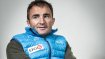 „Swiss Machine“ wurde Ueli Steck (1976-2017) genannt, kein Wunder: Der Speed-Climber knackte reihenweise Rekorde auf hochalpinen Routen. Vom 11. Juni bis 11. August 2015 bestieg Steck alle 82 Viertausender der Alpen. 2014 erhielt der Schweizer den Piolet d’Or, nachdem er im Jahr zuvor die Annapurna-Südwand nach eigenen Angaben in 28 Stunden Solo durchstieg. 2017 kam Steck bei einer Trainingsbesteigung am Nuptse ums Leben