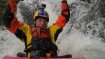 When racing three-times white water kayak world champion Dane Jackson is backed by Red Bull. But the US star is also supported by his fathers' boat company - as well as a complete team named Jackson Kayak. Sponsors besides that: GoPro, Nalgene and a set of kayak equipment firms.