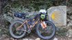 Ein spannender Trend ist Bike-Packing: Reisen mit reduziertem Gepäck, das ohne Trägersysteme direkt am Rad befestigt wird.