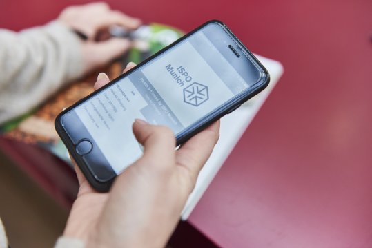 Smartphone with ISPO App Smartphone with ISPO App