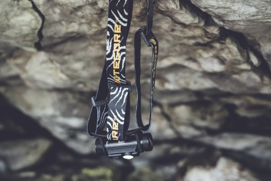 NITECORE HC65 Headlamp + F4 Charger & Power Bank NITECORE HC65 Headlamp + F4 Charger & Power Bank