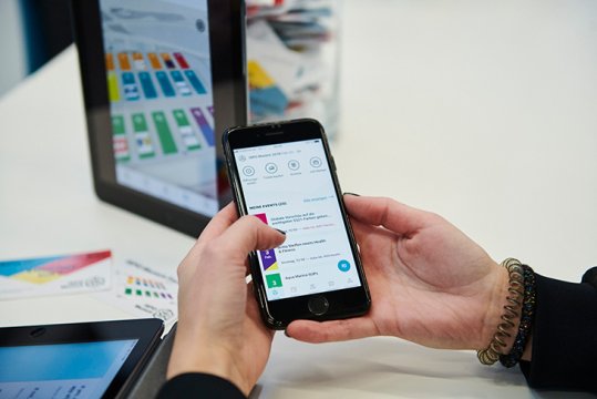 ISPO Munich App auf Smartphone