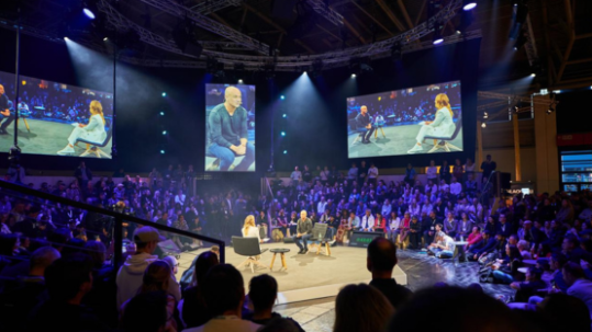 Andre Agassi spricht auf der Main Stage der ISPO Munich