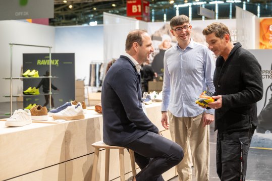 Investoren sprechen auf der ISPO Munich