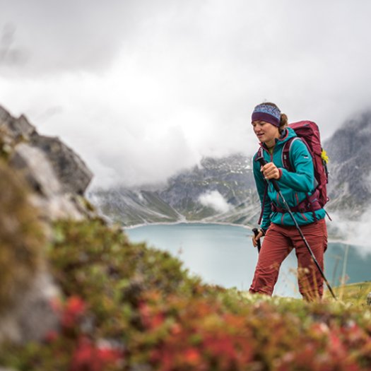 Weiter bergauf geht es bei der Rucksackmarke Deuter.