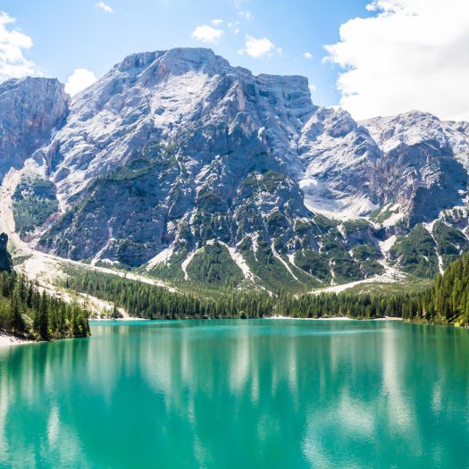 Südtirol: Eldorado für Trekking-Freunde – am Pragser Wildsee in den Dolomiten