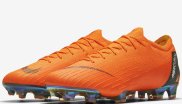 Marvin Plattenhardt und Julian Brandt eint eine sehr gute Schusstechnik. Ob es an den Nike Mercurial Vapor XII liegt, die sie alle drei tragen? Für 240 Euro lässt sich das herausfinden.