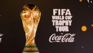 Coca-Cola schickt den WM-Pokal seit 2006 auf Welttournee. In diesem Jahr tourte die Trophäe durch insgesamt 91 Städte in 51 Ländern. Seit 1978 ist das Unternehmen „ständiger Partner“ der Fifa.