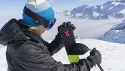 Die Schleife Pink Ribbon für den guten Zweck fährt bei allen Talkbacks mit. Mit dem Skikauf unterstützt man den Kampf gegen den Brustkrebs (BCRF)
