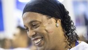6. Ronaldinho: 43,23 Mio. Follower Seine aktive Fußballkarriere hat Ronaldinho 2015 beendet. Seine Popularität ist jedoch ungebrochen – insbesondere in seiner Heimat Brasilien. Mentions spendiert der Weltstar vor allem seinen bedeutendsten Ex-Vereinen: dem FC Barcelona, AC Mailand und Flamengo Rio de Janeiro.