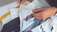 Eine der größten Herausforderungen beim Ironman Hawaii ist die Temperatur. Bis zu 45 Grad Celsius kann es warm werden. Daher brauchen die Athleten Top-Rennanzüge. Jan Frodeno trägt einen Anzug des Finalisten beim ISPO Brandnew Award 2019, Ryzon.