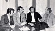 Jean-Claude Killy, ski racer from France, was awarded with the ISPO Cup in 1986. In the picture he is (2nd from left) in conversation with the head of the tradeshow Dr. Werner Marzin, Toni Sailer (3rd from left) and Willy Bogner (4th from left). The "Ski Napoleon", how he was called at that time, dominated racing in the 1960s. In Grenoble in 1968, for example, he won a total of three Olympic gold medals in the downhill, giant slalom and slalom categories.