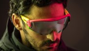 Breites Sichtfeld und polarisierendes Design: Die 5W1NG von Alpina