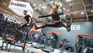 Trampolin springen bei Hammer in der Halle A6 auf der ISPO Munich 2020
