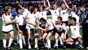 Bei der 6. Fußball-EM 1980 in Rom gewann das deutsche Team zum zweiten Mal die Europameisterschaft. Besonders auffällig der extrabreite schwarze Kragen