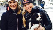 Good friends again: Höfl-Riesch with former opponent Lindsey Vonn, who she reconciled with after a big fight. On Lindsey's arm little dog Lucy.