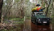 Nigel Foster auf einem Kayak-Trip in den Noosa Everglades bei Brisbane in Australien