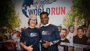 Florian Neuschwander und Lemawork Ketema beim WingsforLife World Run 2015.