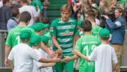 Sponsor Wiesenhof is not well-liked among many Werder Bremen fans. The poultry producer pays 6.3 million euros per year for the jersey sponsorship.