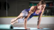 A fitness mat that can roll itself up: This is the mat by YoYo Mats.