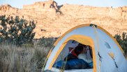 Ein weiterer riesiger Outdoor-Sektor: Zelte und Camping-Gadgets. Dabei reicht die Zielgruppe vom Camper über den Festivalgänger bis zum Freund von Extremreisen.