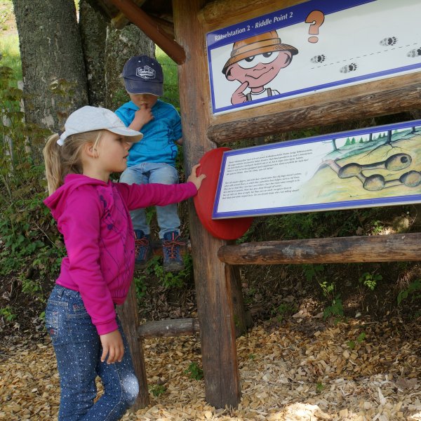 Themenwanderwege sind oft gut gemeint, verbessern das Naturerlebnis aber in den seltensten Fällen.