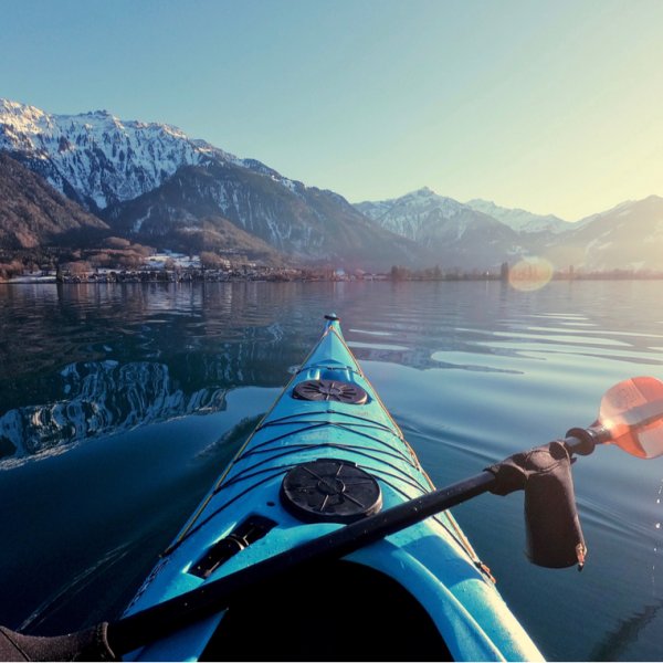 Kajak Fahrer auf einem See