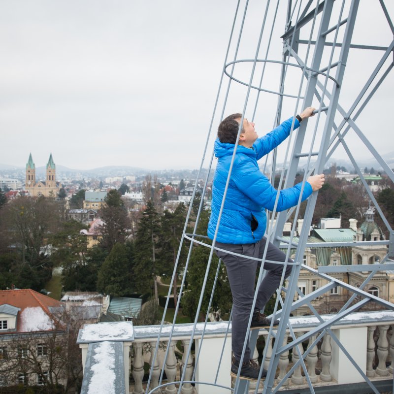 Marc Olefs auf dem Dach der ZAMG