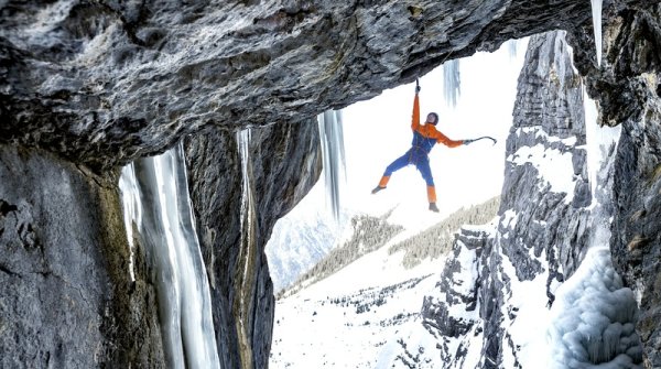 Dani Arnold ist einer der Posterboys des modernen Alpinismus und Kletterns.