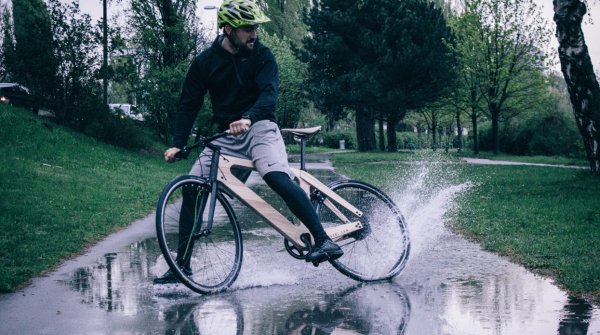 Ein Fahrradrahmen aus Holz? Perfekt geeignet, wie My Esel beweist.